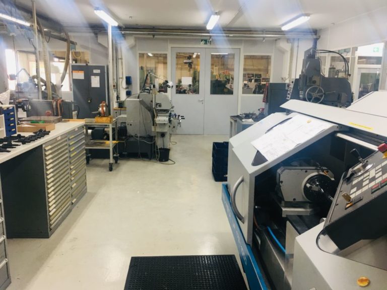 Foto CNC Schleiferei